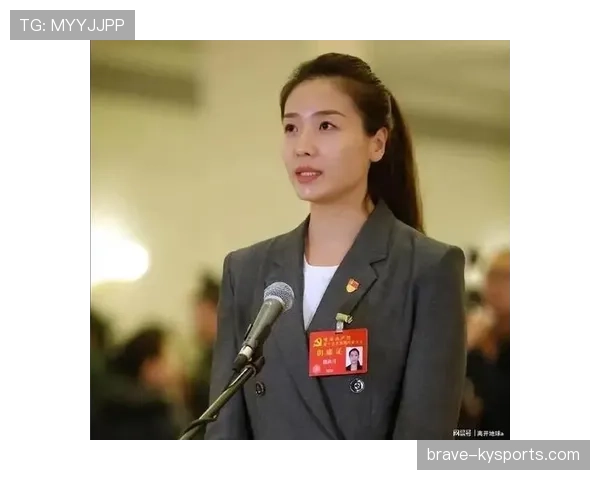 魏秋月健身完直接冲菜市场,手上那块名表亮得让人怀疑人生 魏秋月健身完直接冲菜市场,手上那块名表亮得让人怀疑人生